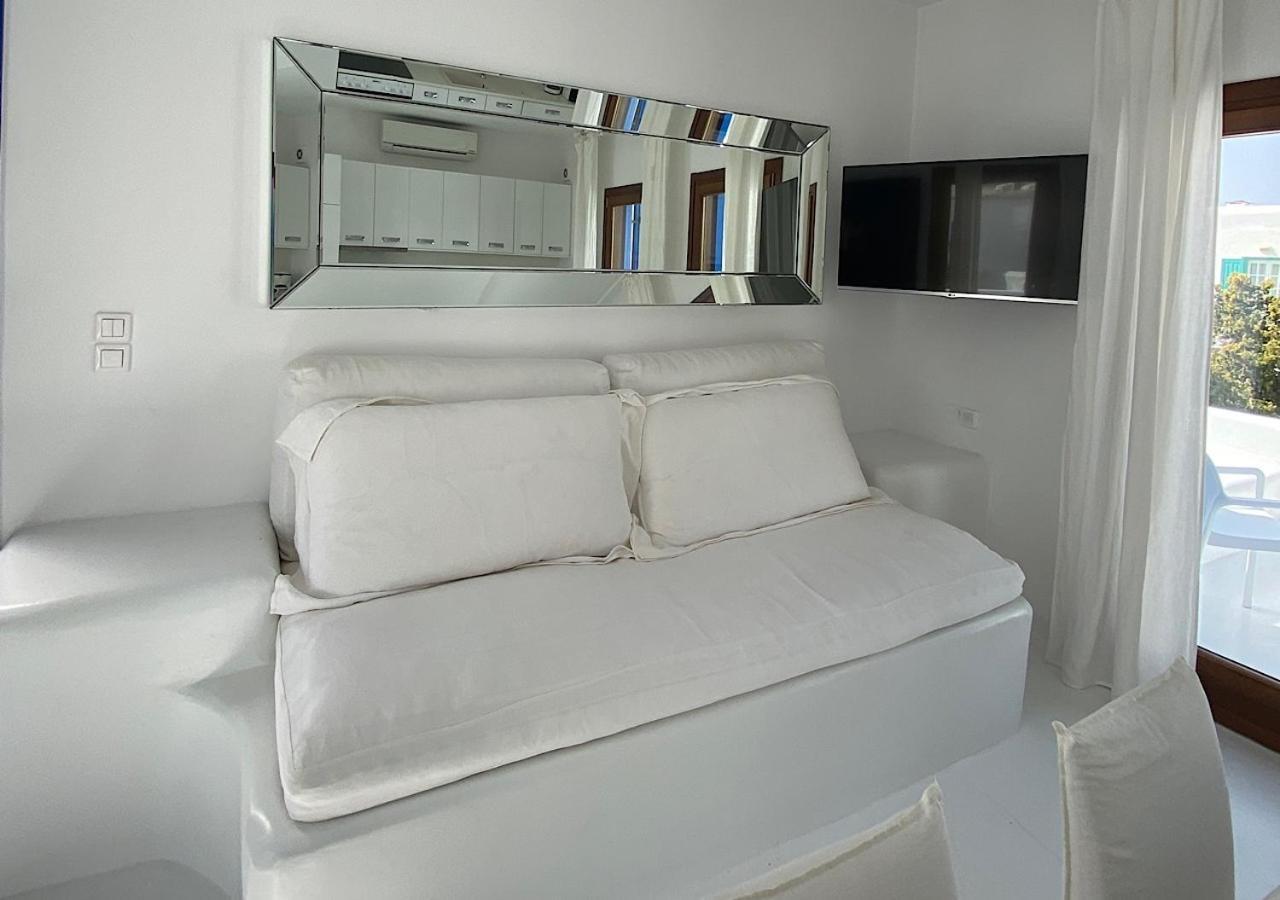Myconian Sky Suites In Town Mykonos Town ภายนอก รูปภาพ
