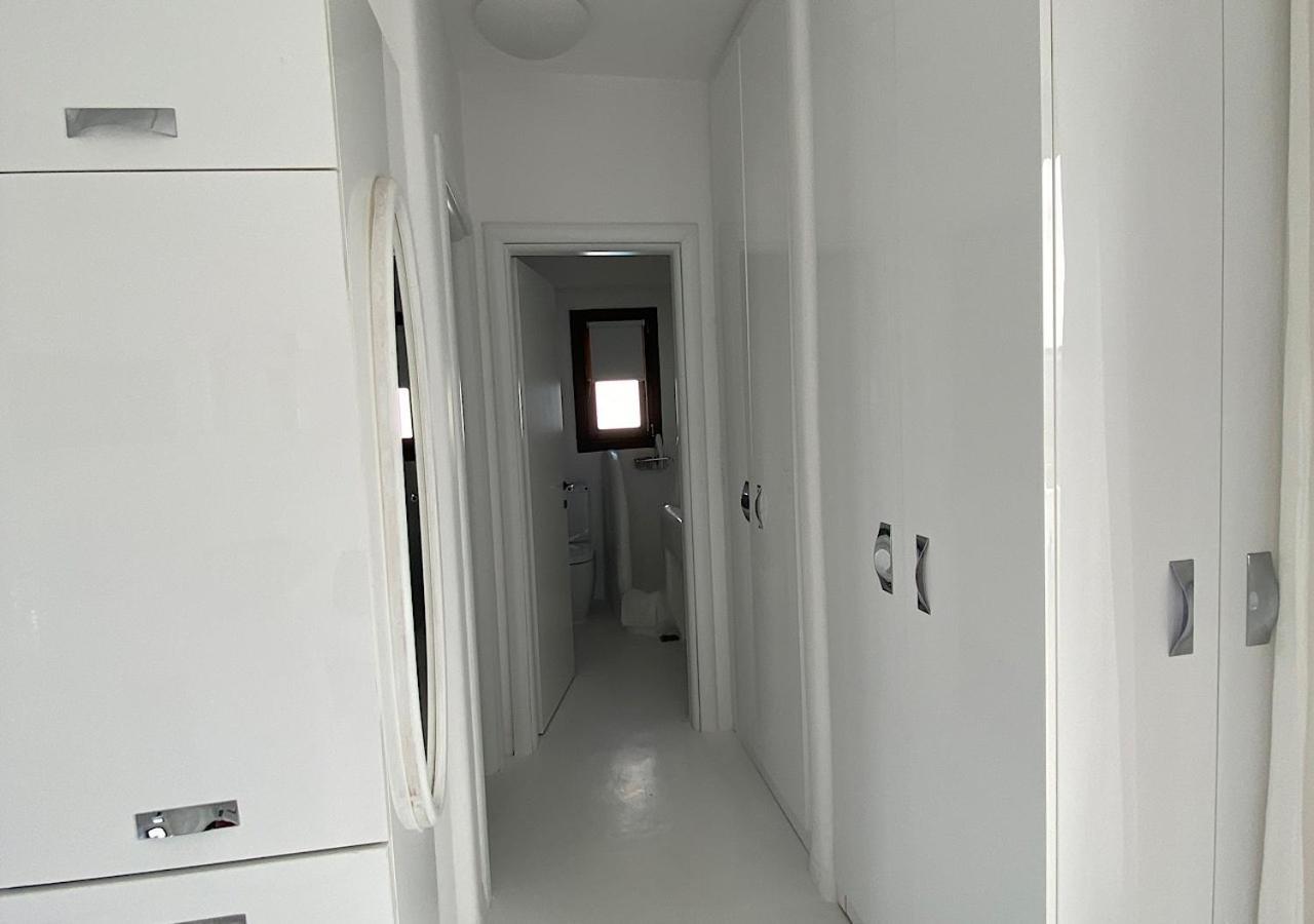 Myconian Sky Suites In Town Mykonos Town ภายนอก รูปภาพ