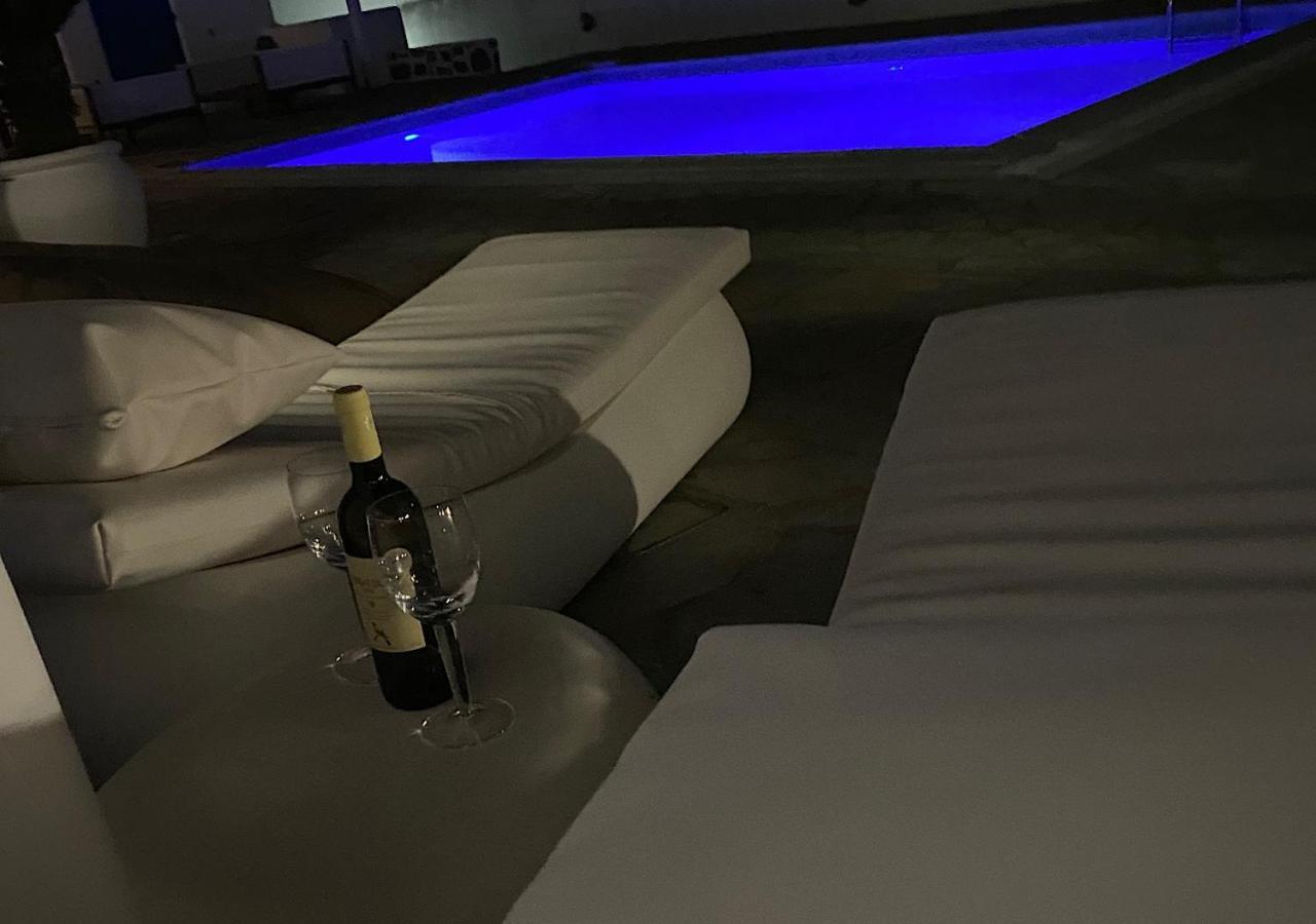 Myconian Sky Suites In Town Mykonos Town ภายนอก รูปภาพ