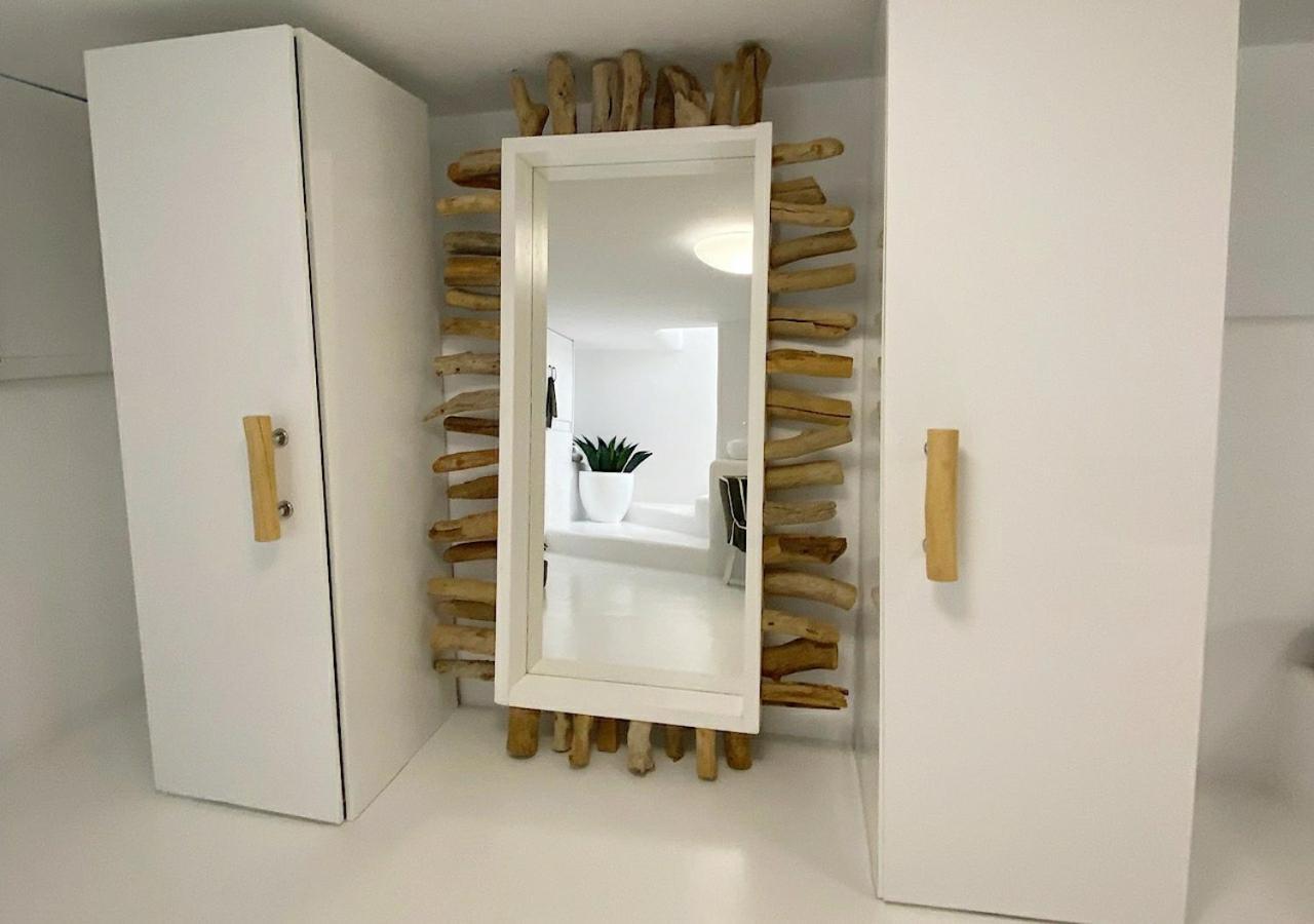 Myconian Sky Suites In Town Mykonos Town ภายนอก รูปภาพ